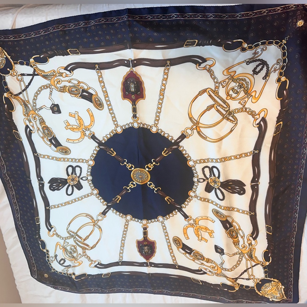 Elegant Navy and Gold Chain Print Scarf